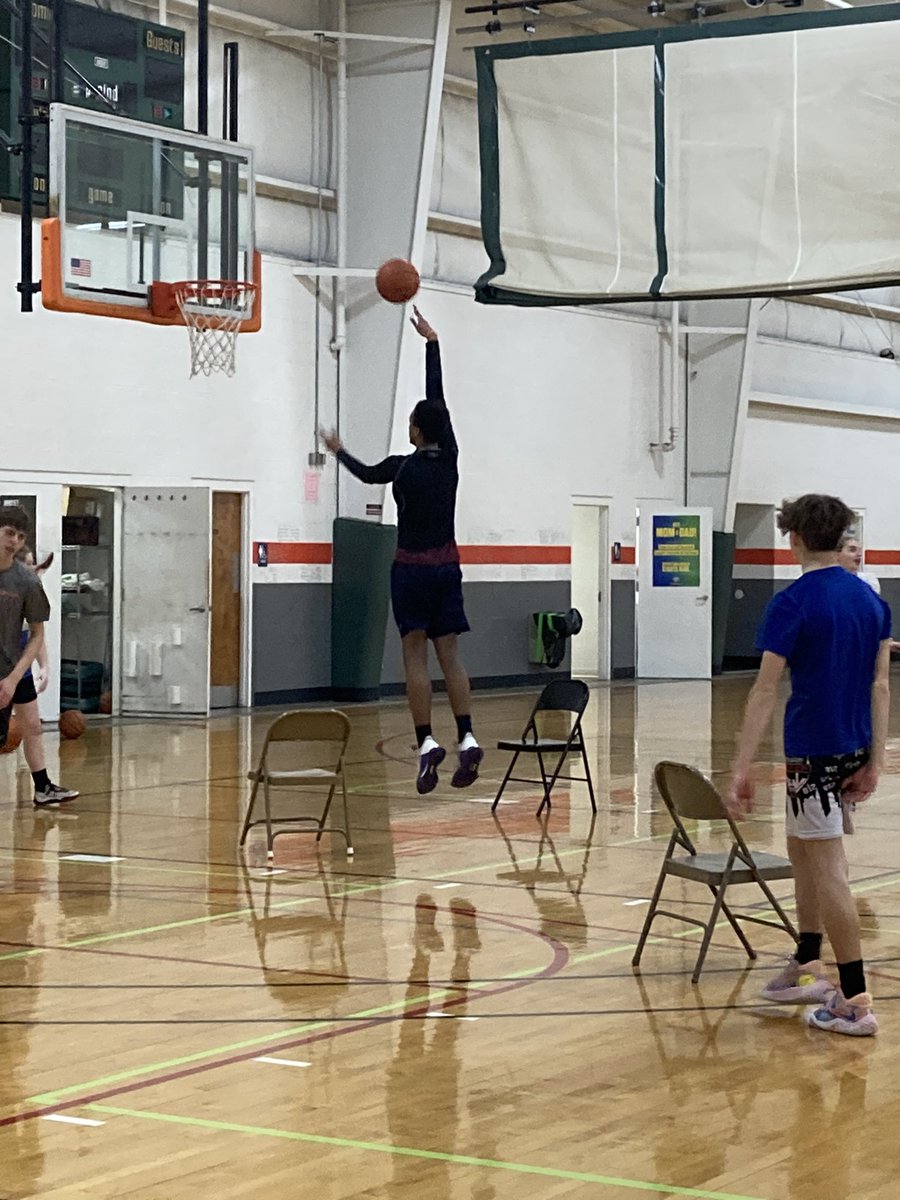 KingstonCrawfo5's tweet photo. 🏀🖤💪🏽 https://t.co/X57LA4g9U8