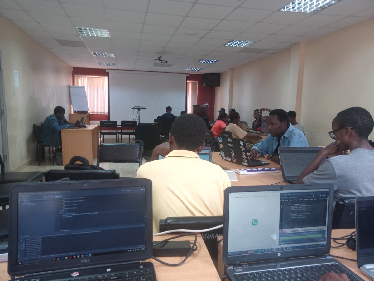 Vee.Mutende tweet media