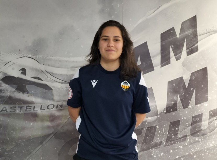 GAlbinegras's tweet photo. SEGUIMOS CON: SABRINA 

Podéis encontrar en la web de la @FEDPECAS todas sus respuestas. 

🔗 https://t.co/sk3sXdmIwo

Si queréis hacerle alguna pregunta podéis hacerlo en la sección del final. 

#EllasTambiénJuegan #PPO https://t.co/eExNFmLh5I