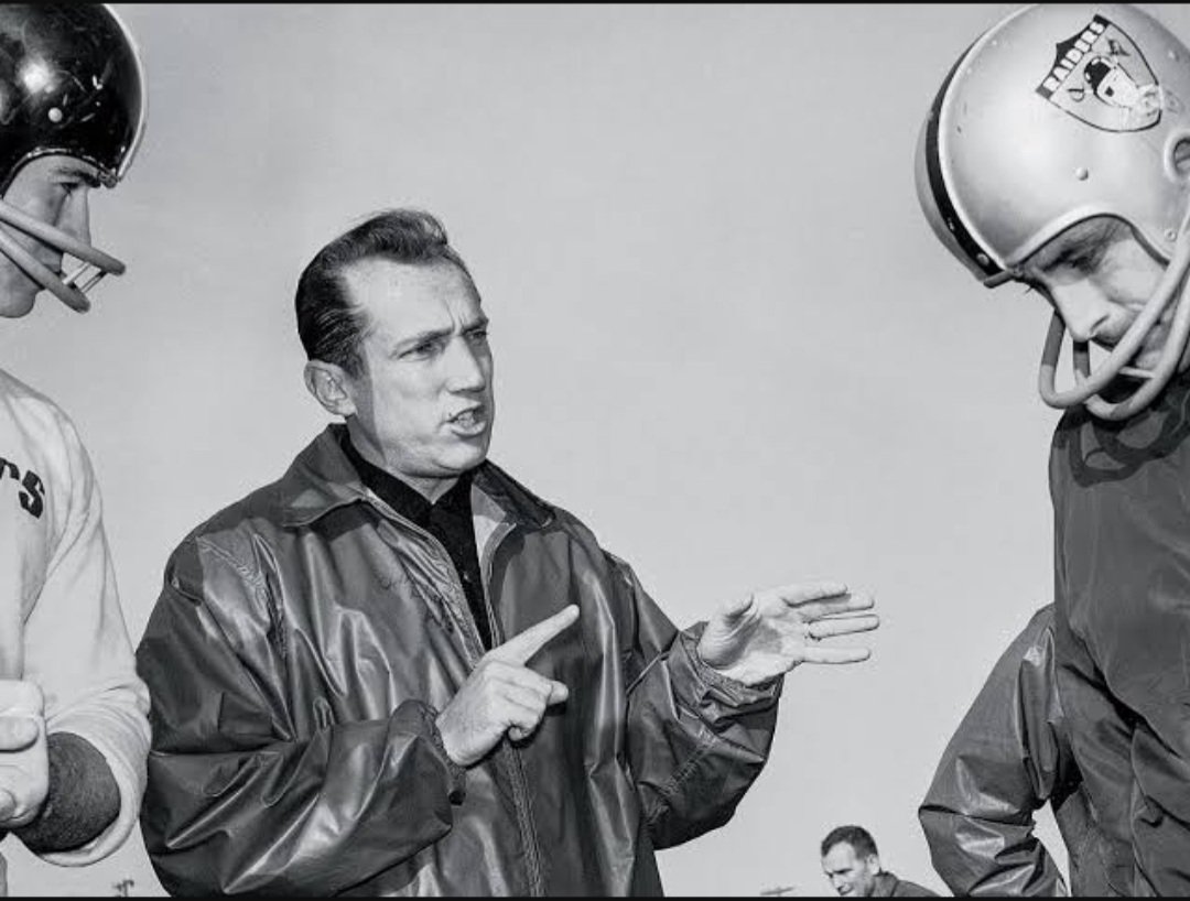 oscarrobinsons's tweet image. Happy Saturday of #AlDavis @Raiders @denniss9117 @blitzchk @MicahelMartinez @KSJM_12_72 @Angelrdz66  @esgardopinedo1 @SilverNBlackJWB @MrMiles02569390 @Karlton41833749 @Wehrl @blackfoxprodho1 @RaiderStoney @Tmraider @raidersl8ergirl @calamaris21