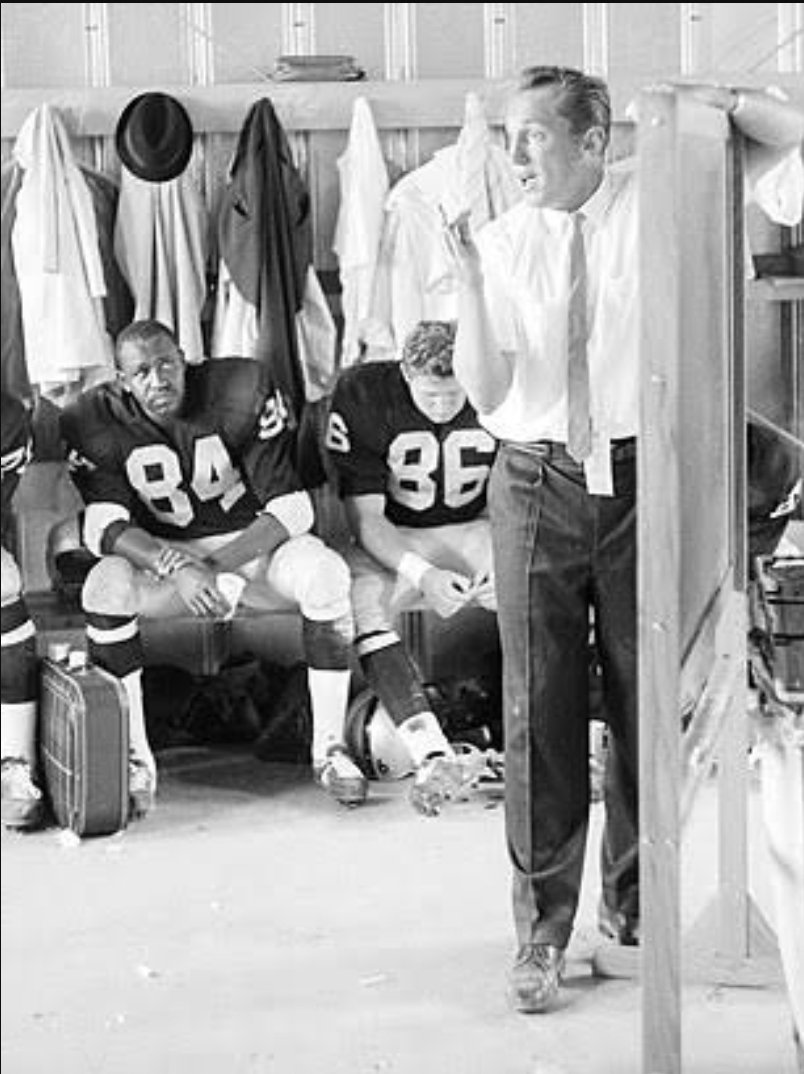 oscarrobinsons's tweet image. Happy Saturday of #AlDavis @Raiders @denniss9117 @blitzchk @MicahelMartinez @KSJM_12_72 @Angelrdz66  @esgardopinedo1 @SilverNBlackJWB @MrMiles02569390 @Karlton41833749 @Wehrl @blackfoxprodho1 @RaiderStoney @Tmraider @raidersl8ergirl @calamaris21