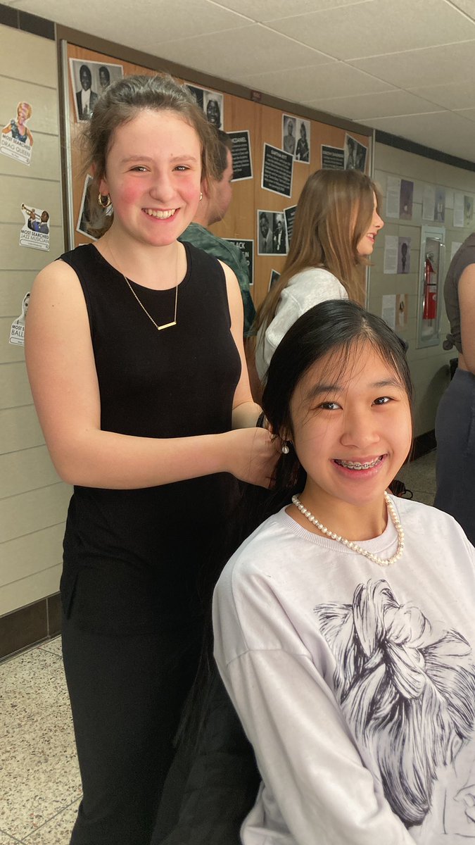 FCMusicDept's tweet photo. Getting glammed up for rehearsal!! #guysanddolls #fcproud https://t.co/njk2HCd5TI