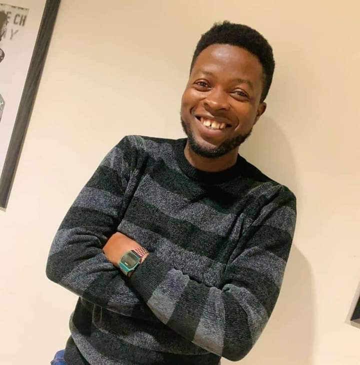 MrSolaOmoniyi's tweet photo. Police beat and arrest Punch Newspapers journalist, Gbenga Oloniniran for covering a police brutality scene in the ongoing general  election in Port Harcourt, River State. https://t.co/oOA0nfWhC2