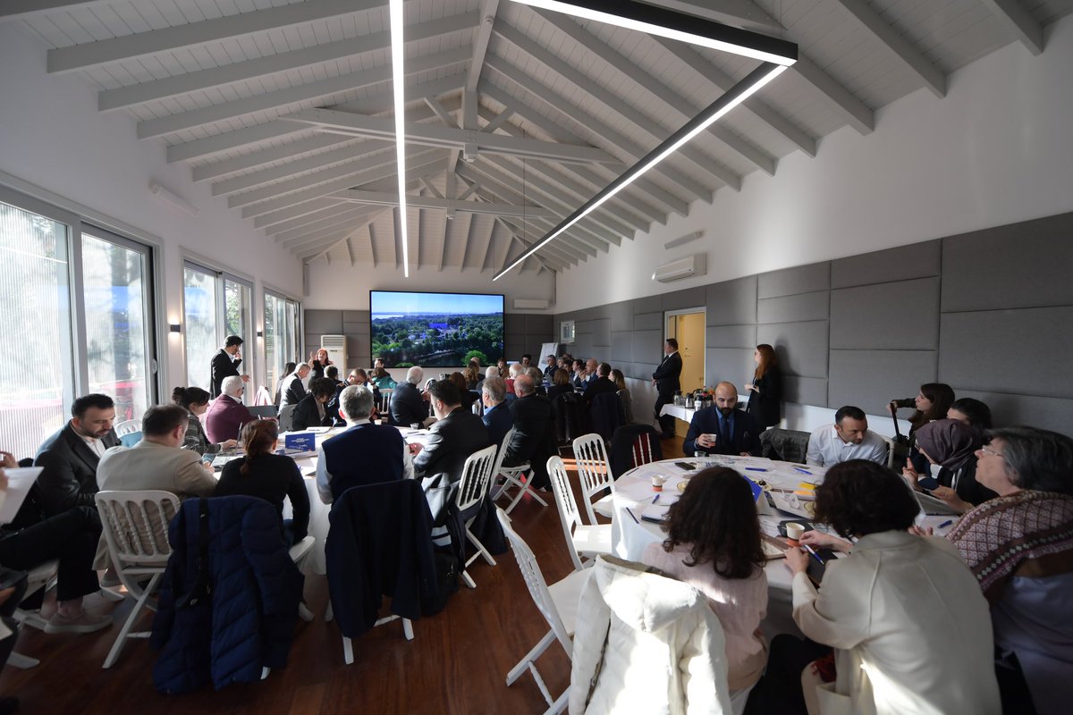 İstanbul Deprem Bilim Kurulu şehrimiz için acil bir eylem planı hazırlıyor. Haftaya kamuoyuyla paylaşacağımız bu plan afete hazırlık için yol haritamızı oluşturacak. Bu hayati konuda hem bilimi dinleyecek hem de herkesi sürece katmak için sonuna kadar mücadele edeceğiz.