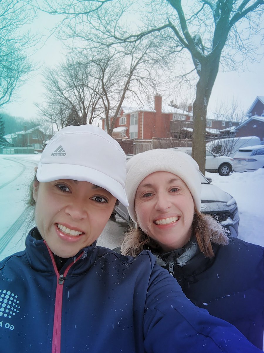 Saturday Morning Snow White 8 KM. We had so much fun on a snow day like this. Winter is a magical season 😜 Happy Saturday my #fitfam #running #runner #runners #fitness #fitnessgirl #FitnessGoals #fitnessaddict