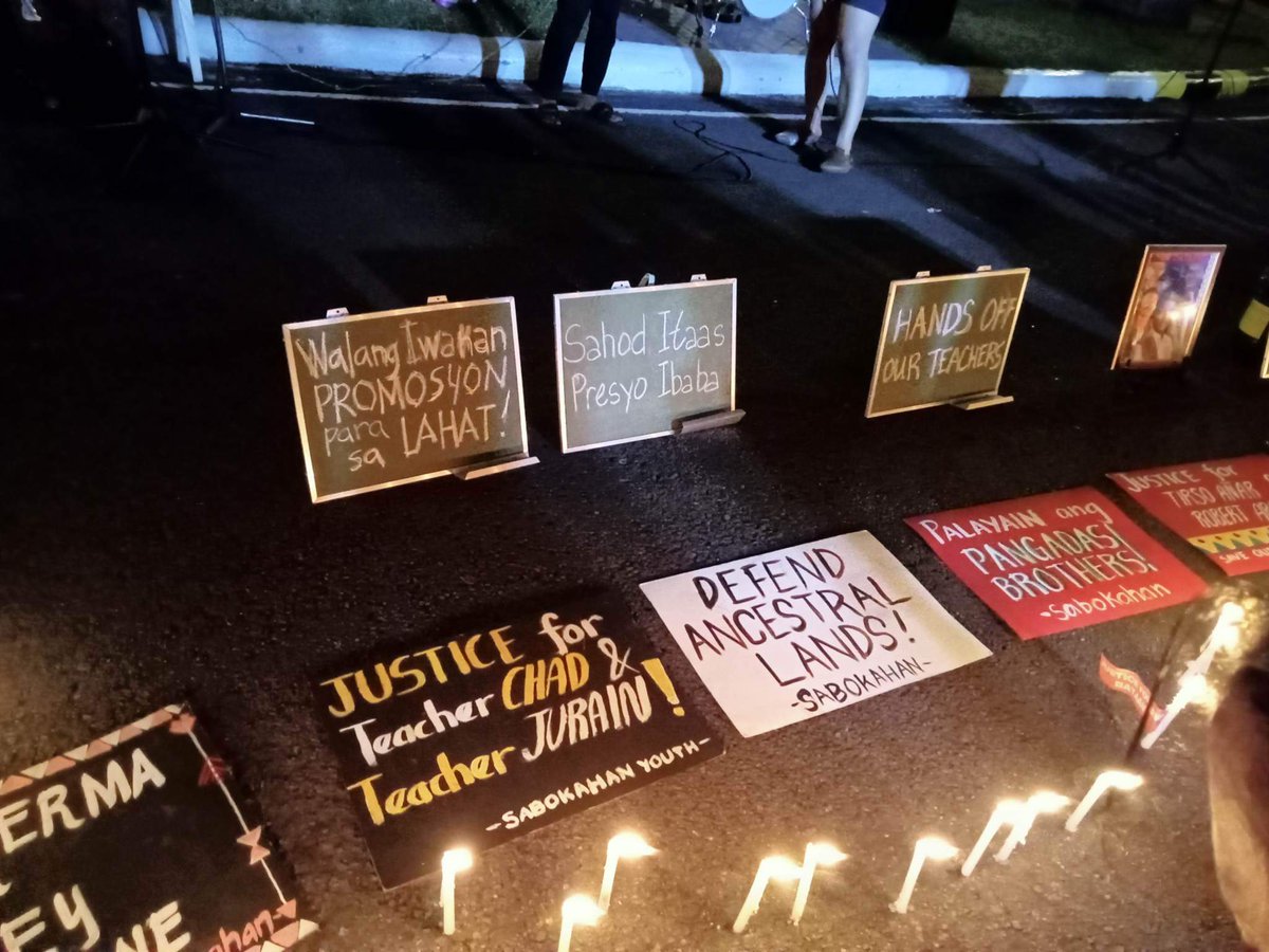 Natatagpuan kita sa bawat saknong ng awit at tula,
Sa mga daliring tumitipa sa kwerdas ng gitara,
At sa mga awit na alay sa masa. 

Kung totoo ang langit,
Sana doon ay nagsusulat kayo to umaawit.
