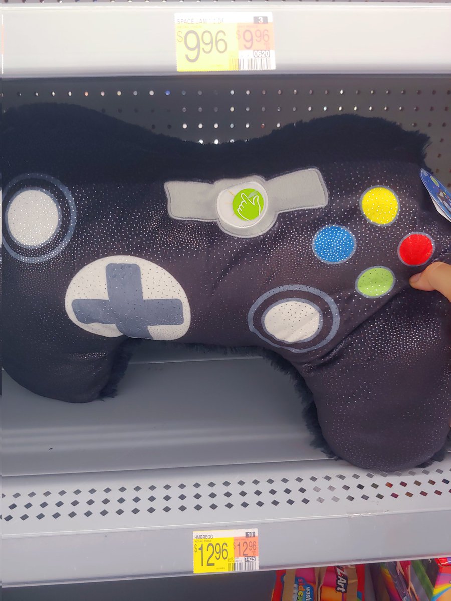 LinShirokitsune's tweet image. A much needed (and purchased gift) for @FluffBatVA so they can game in their dreams too. ❤🐾🦊 #gamer #pillow #gamecontroller #controller #gift