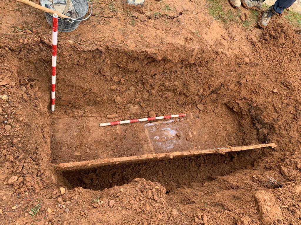 GDKOUdala's tweet photo. 📣 El Ayuntamiento de #Galdakao, @GaldakaoGogora, la Sociedad de Ciencias @aranzadi y Gogora recuperan los restos del miliciano Pedro Asua Zubiaur en una fosa del cementerio de Jaca.

ℹ️Leer aquí👉 https://t.co/RvaHwGV1oA https://t.co/FXbf79vNu2