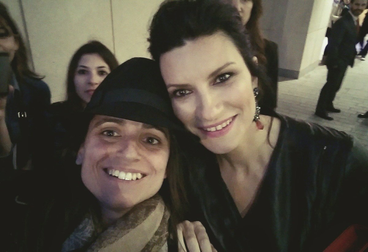 Otro momento con <a href="/LauraPausini/">Laura Pausini</a> !! #LAURA30MAXISTORY