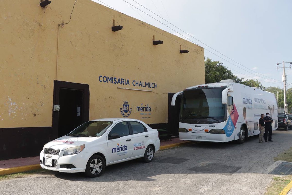 LaChispaMX's tweet photo. 💥 #LaChispaMx| El @AyuntaMerida   despliega operativo en #Chalmuch debido al humo que ocasionó el incendio en el Relleno Sanitario, concesionado a la empresa Veolia. 👇

https://t.co/SNuL0F56AW https://t.co/wMmKCSZWEl