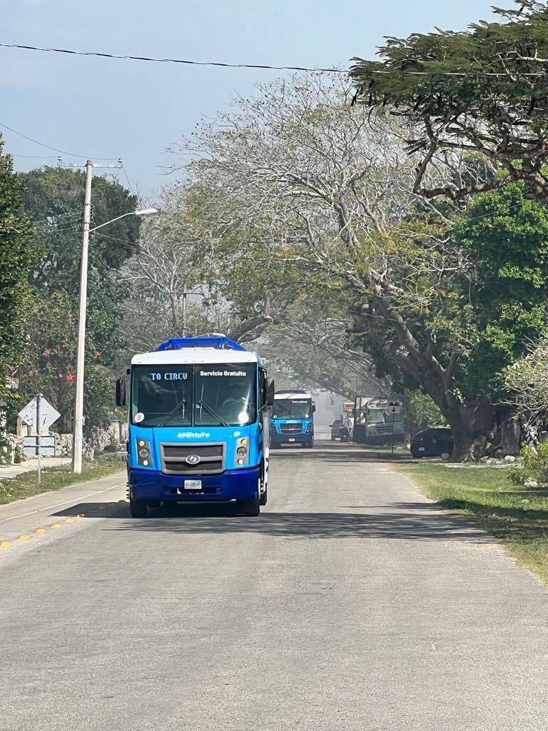 LaChispaMX's tweet photo. 💥 #LaChispaMx| El @AyuntaMerida   despliega operativo en #Chalmuch debido al humo que ocasionó el incendio en el Relleno Sanitario, concesionado a la empresa Veolia. 👇

https://t.co/SNuL0F56AW https://t.co/wMmKCSZWEl