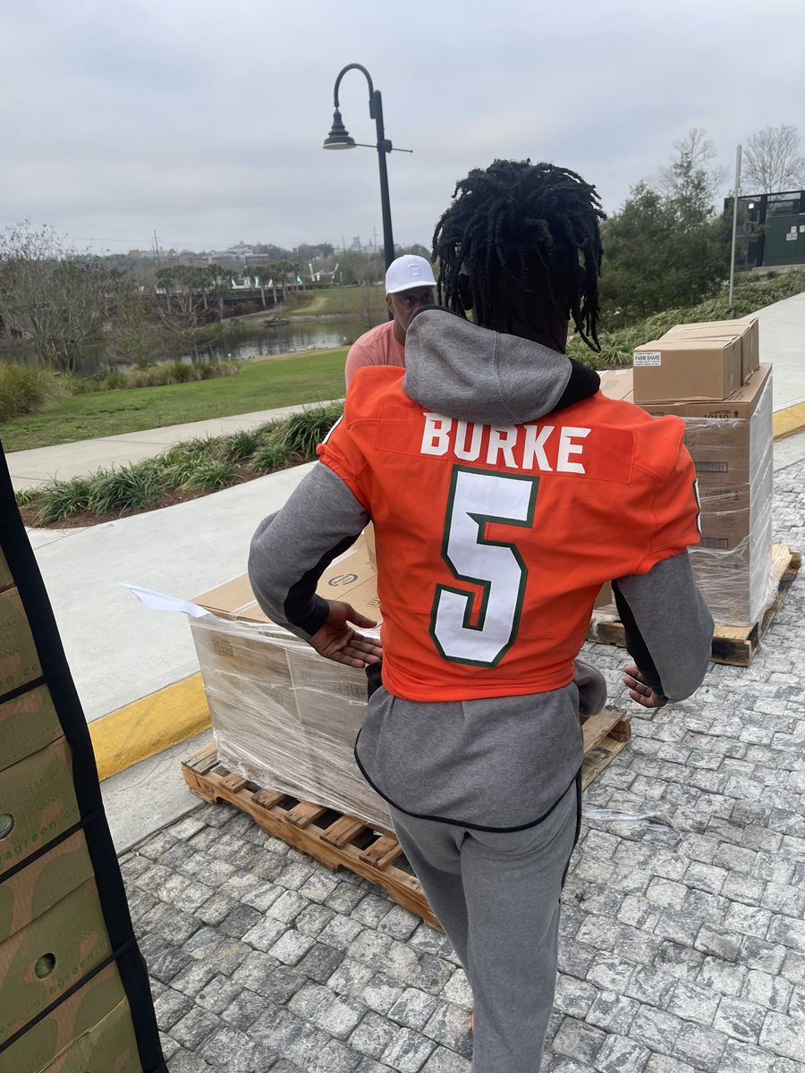 OrlandoHeggsII's tweet photo. Good Morning Rattlers! Our own @FAMU_FB players came out this morning to help setup the Harambee Festival! WR Kareem Burke, LB Michael Watson, &amp; 2022 Florida Classic Sack Leader Anthony Dunn! These young men are building their brand! #FAMU #famufb #BuildYourBrand https://t.co/cWS2y3yk2j