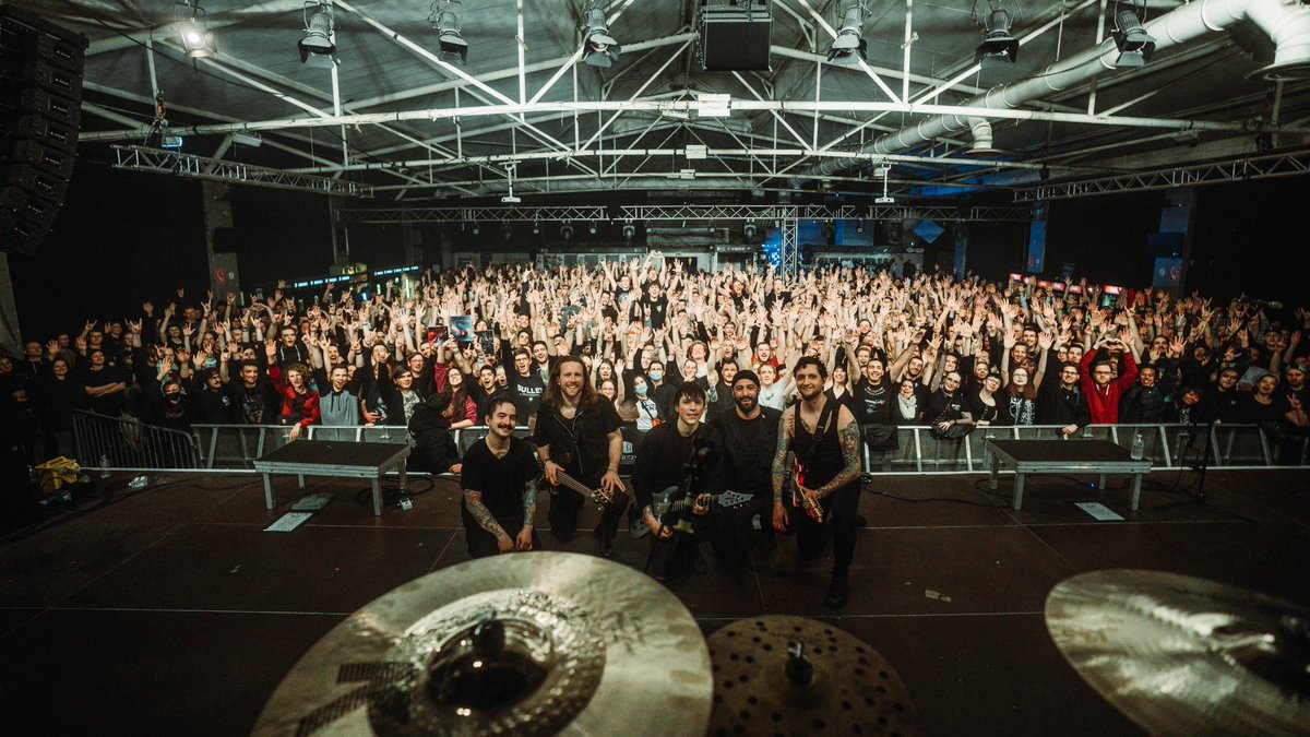 THANK YOU KÖLN FOR THE BEST FIRST EU HEADLINE SHOW WE COULD ASK FOR. LOW TICKETS TODAY IN HAMBURG. 

UP NEXT:
- 27.2 STOCKHOLM SE @ FRYSHUSET
- 28.2 COPENHAGEN DK @ VEGA
- 01.3 BERLIN DE @ HOLE44
- 02.3 LEIPZIG DE @ FELSENKELLER
+++ MANY MORE

📸: <a href="/_realmc/">Matt in DC 🐻</a>
