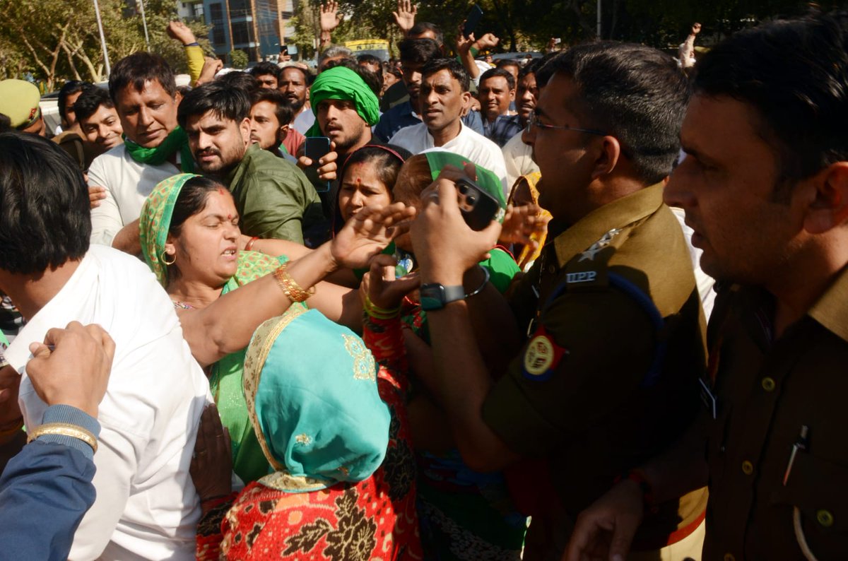 pahalvansukhbir's tweet image. #अपना_हक_लेकर_रहेेंगे भारतीय किसान परिषद की नारी शक्ति की टीम सब पर भारी एनटीपीसी किसान आंदोलन मातृशक्ति के बल पर ही चलेगा मातृशक्ति ने यह दिखा दिया है कि वह किसी से कम नहीं है अपना हक लेने में पूरी तरह सक्षम है
@PMOIndia @KPGBJP @myogioffice @tejpalnagarMLA @ntpclimited