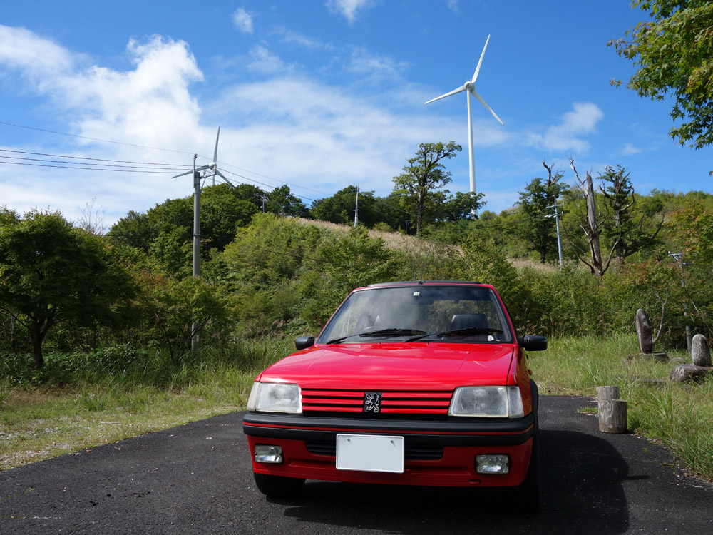 cirrus_oreyama's tweet photo. @PSCUK_ @Peugeot @PeugeotUK @205GTi1FM @PeugeotFR @JSHandcock @PeugeotUKPR @GTIPOWERS @205gticdf @ChrisHDrives I currently own a Peugeot 205 gti (1991) in Japan.
The 205 is my treasure with beautiful design and powerful engine!
#PSCUK #peugeot205 https://t.co/NBvKyeYqsF