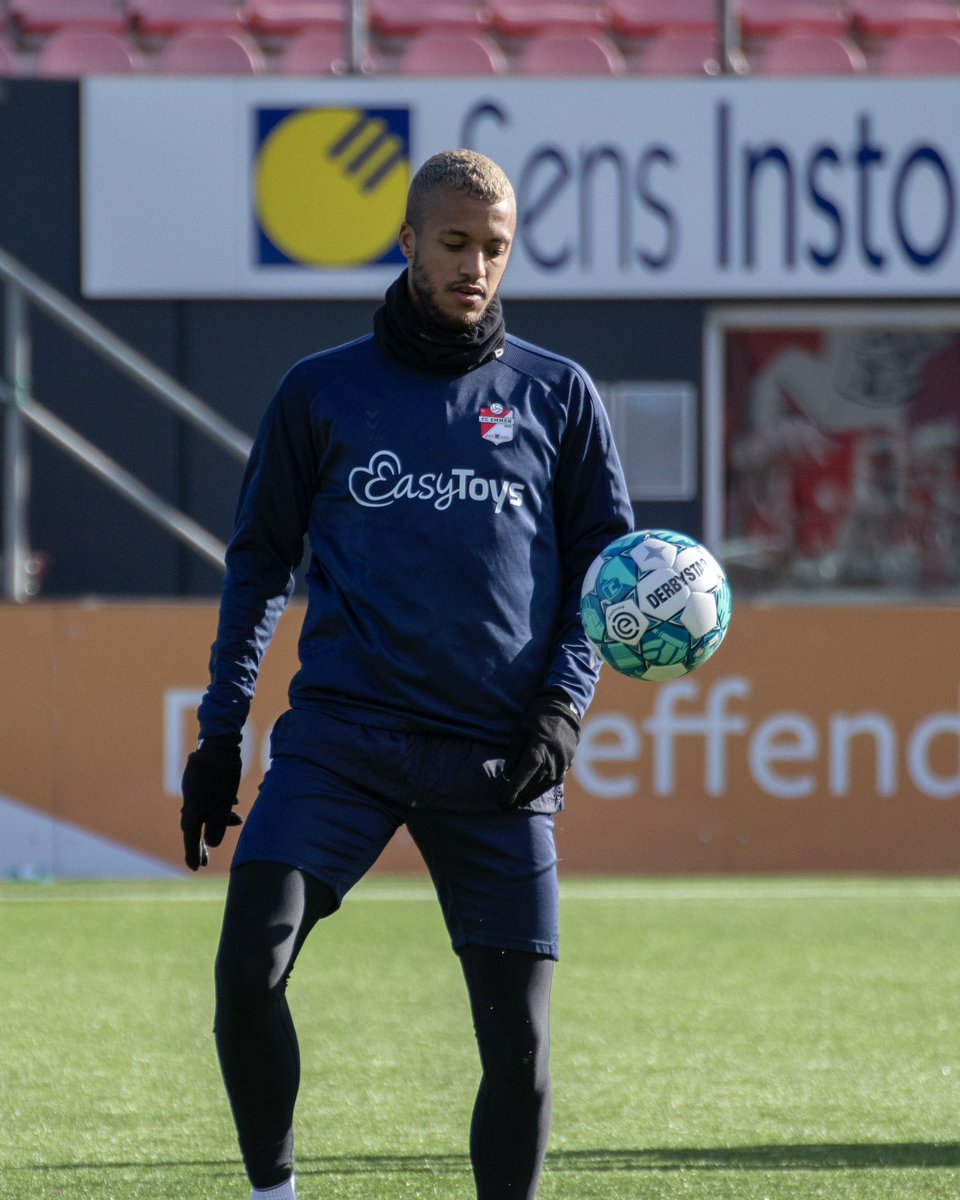 FC_Emmen's tweet photo. Klaar voor morgen! โก๏ธ
#gaeEMM #HIERKOMIKWEG https://t.co/bTvL29Zm9J
