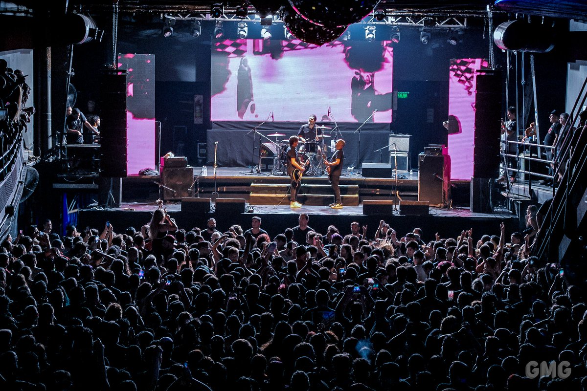 GRACIAS! 

Hoy nos volvemos a ver. 
SHOW AGOTADO! 

📷 <a href="/gonzalomgodoy/">Gonzalo Michel Godoy ⭐⭐⭐</a>

#CadenaEnGroove #CadenaEnGroove