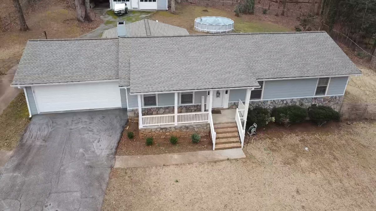 ProShieldGA's tweet image. We had SO much fun roofing with our neighbors, the Mills, in Covington.

We restored this home post-storm in the Newton county area and a excited about their new look.

Need an inspection after weather?  Give us a call!

ProShield Roofing
info@proshieldroofing.net
678-722-8904