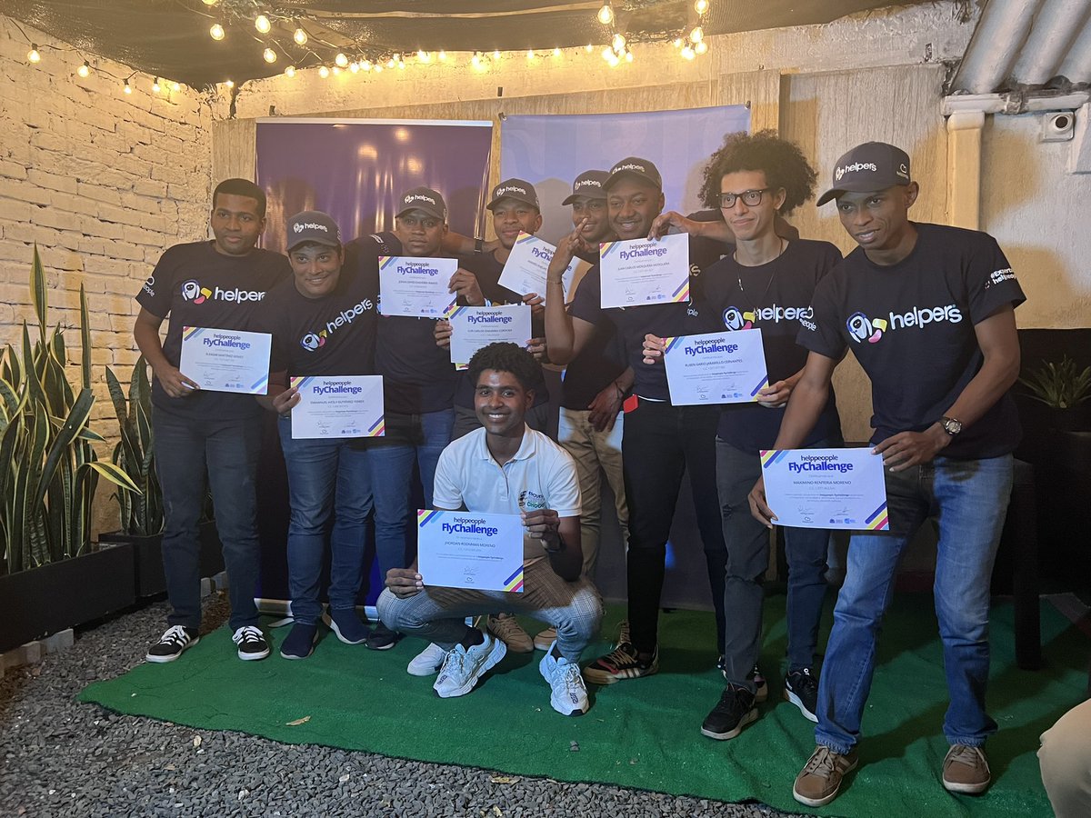 antjimenez's tweet image. Felices y muy orgullosos de tener tanto talento del Choco en Cali, guau muy sorprendidos… y bienvenidos a la familia #WorkDifferent de @helppeoplecloud