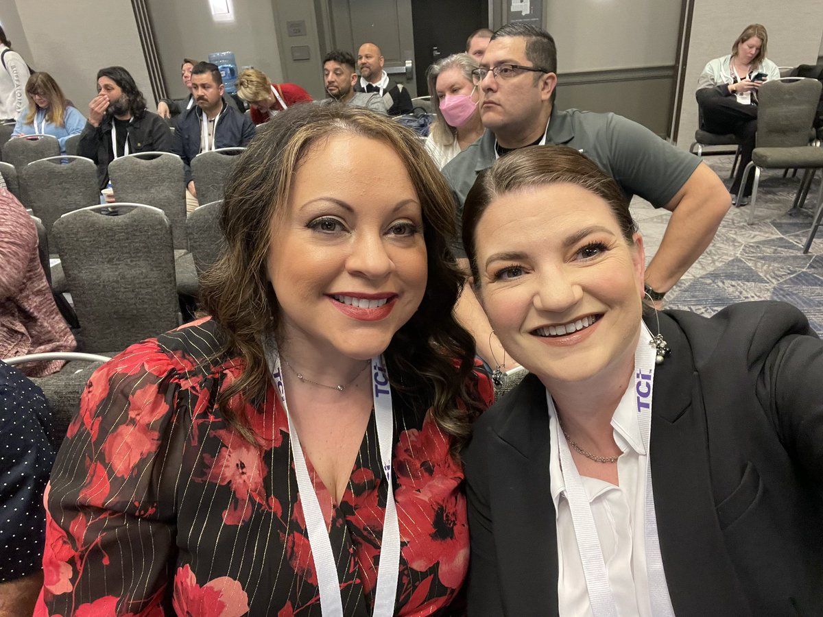 DrFiggy7's tweet photo. Dr. Jennifer E.s in DA HOUSE!!! 🤣 #CCSS #MCOE #Elemen #Figliomeni #JenniferE1and2 https://t.co/R5bZbxgrSu