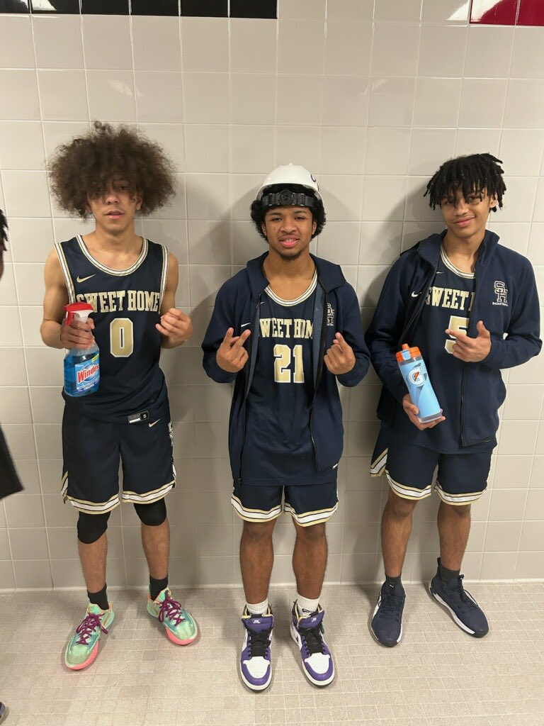 The Panthers finish up their season against a very good <a href="/NWFalconsHoops/">NW Basketball</a> team.  

We finished the season strong by picking up a sectional win in the process.  

👷🏽‍♂️<a href="/8JordanTheodore/">Jordan Theodore</a> 
Windex guy: Tyshaun Viverette 
🧃Qadir McGrath 
#thankyouJordan

<a href="/SHCSDAthletics/">Sweet Home Athletics</a> 
<a href="/SHSCentral/">SH Sports Central</a>
