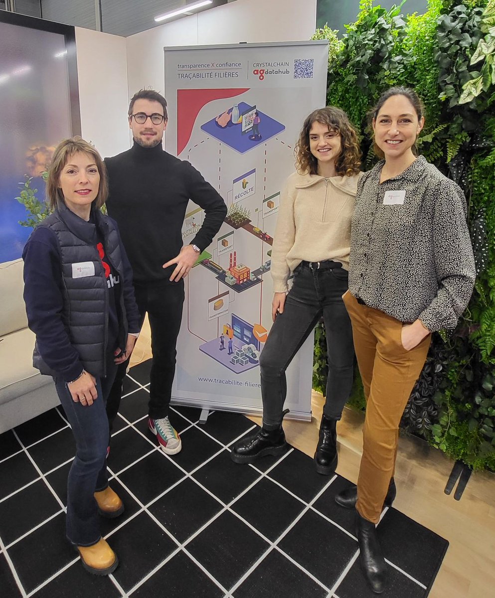 agdatahub_FR's tweet photo. 📢@Crystalchain_FR et #Agdatahub lancent l'offre TRACABILITE FILIERES à destination de toutes les filières agricoles.
Le but ? Valoriser leurs données au travers de la traçabilité.
📅 RDV le 01/03 13h30, stand 4F069 @Salondelagri pour en savoir + !
#Agritrust #APIAgro #blockchain https://t.co/mgViOUysjT
