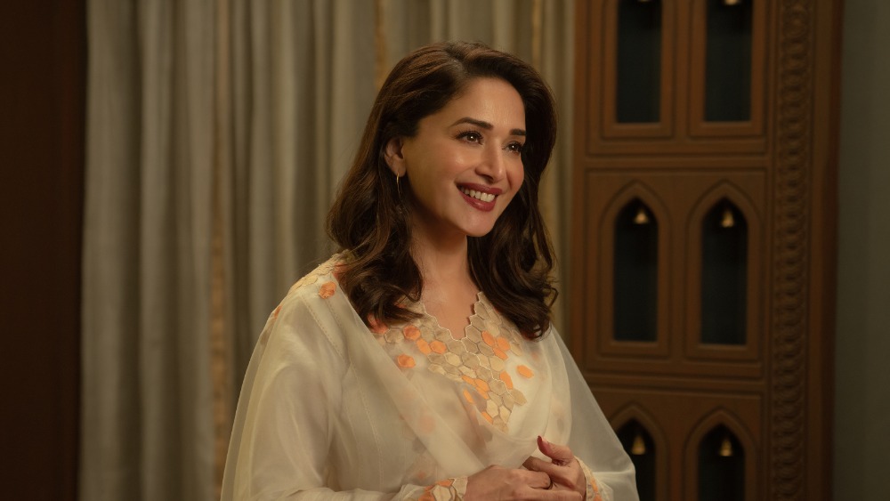 kajolstarr's tweet photo. Since today is ONE YEAR OF THE FAME GAME let's celebrate one of madhuris most iconic and fierceful roles 🥳 @MadhuriDixit #OneYearOfTheFameGame https://t.co/nfV7Wh3VqM