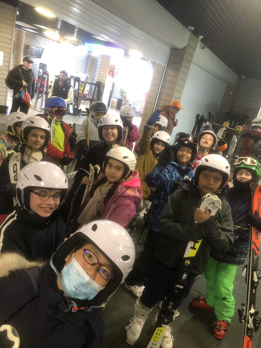BrianJKasper's tweet image. As part of #tashschool’s #outdoorlearning program G4&amp;amp;5 Ss hit the slopes at Amirsoy Mountain Resort to conquer challenges, have fun and strengthen friendships. @DohaDerek @billkralovec @brian7591 #skiing #Uzbekistan  #playbasedlearning #TianShanMountains #OutdoorEd
