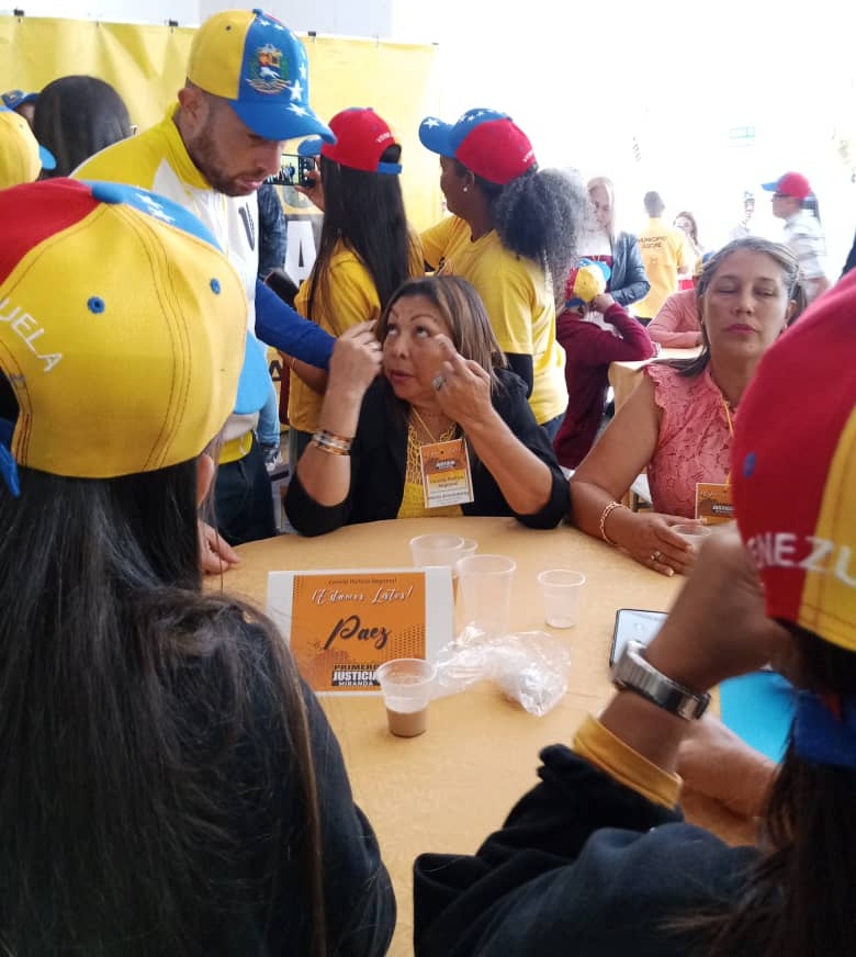 Pr1meroJusticia's tweet photo. Lo que convenga a Venezuela le conviene a Primero Justicia, lo que conviene a Primero Justicia de verdad le conviene a Venezuela. #ConsultaPJ
#Miranda https://t.co/kaDzJ2Gw4Z