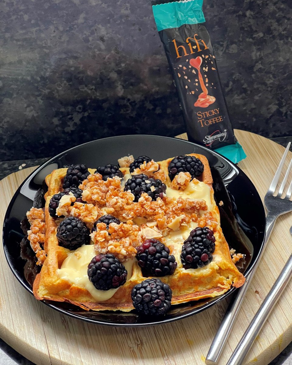 SlimmingWorld's tweet photo. How do you enjoy your favourite hi-fi bar? Donna (slimmingworldpuddingqueen on Instagram) has all kinds of creative ideas when it comes to using #HiFiBars to spruce up her servings. What’s your favourite – reply and let us know! #YesYouCanWithSlimmingWorld https://t.co/H5vZehvpKF