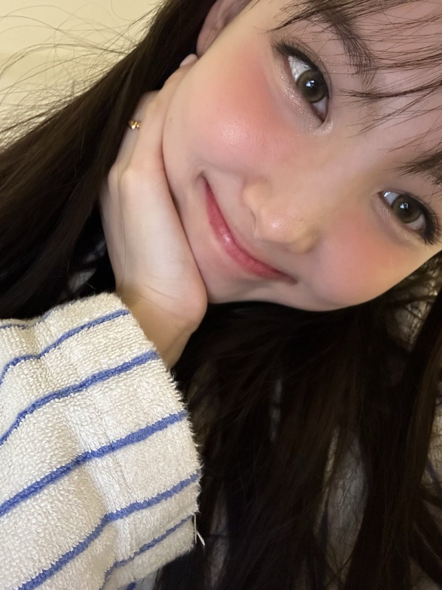 inybbl's tweet photo. 🧸💬 [9:57PM KST] 

“Hii” https://t.co/TwqkD9Cwkv