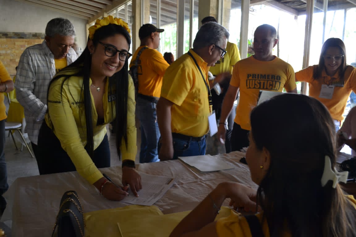Pr1meroJusticia's tweet photo. El resultado de esta #ConsultaPJ se adicionará al informe que buscará el concenso para tomar la mejor decisión en representación de nuestra tolda y de los venezolanos. 
#Barinas https://t.co/1IRRyTLS9N