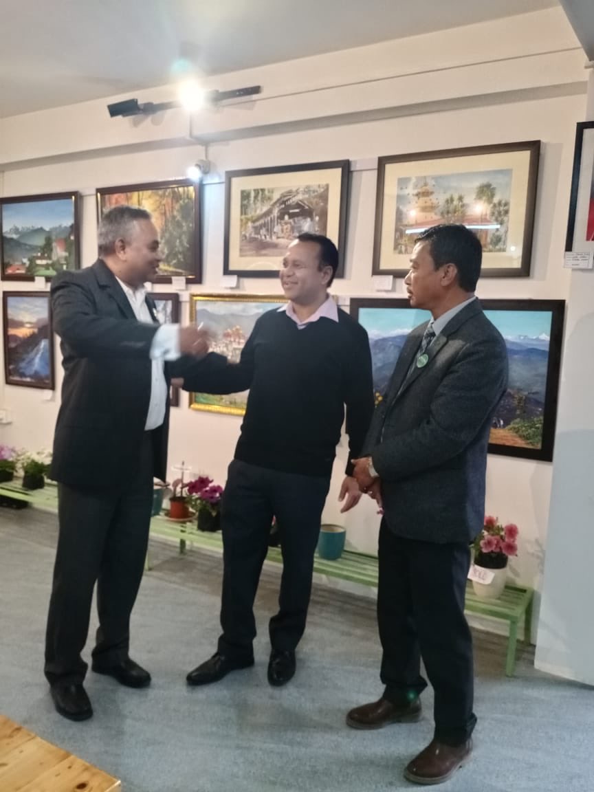 Rubndraw's tweet photo. Opening of Green Art Gallery, Kalimpong with hon’ble MLA @RudenSadaMLA , Shri.Rabi Pradhan Chairman Kalimpong Municipality, @RunwithRoshni bainee and Mr @subashmanisingh . Thank you all 🙏💐 #kalimpong #artgallery https://t.co/dCnXICDvd0