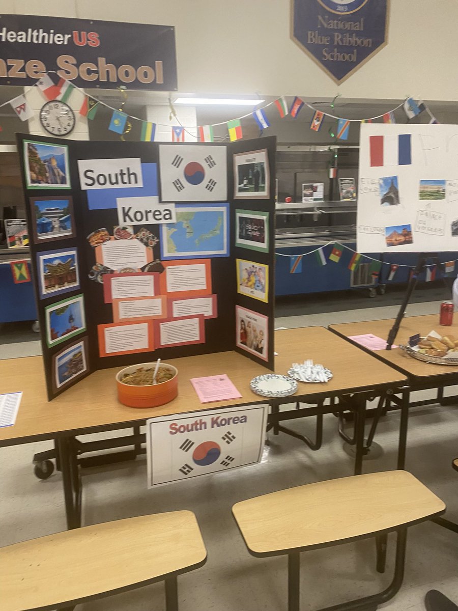 APRuben_MPE's tweet photo. Fridays are for food, family and FUN!  Last night’s International Festival was a beautiful celebration of the diverse cultures at MPE!  @MPE_Mustangs https://t.co/nkzUhaBbRs