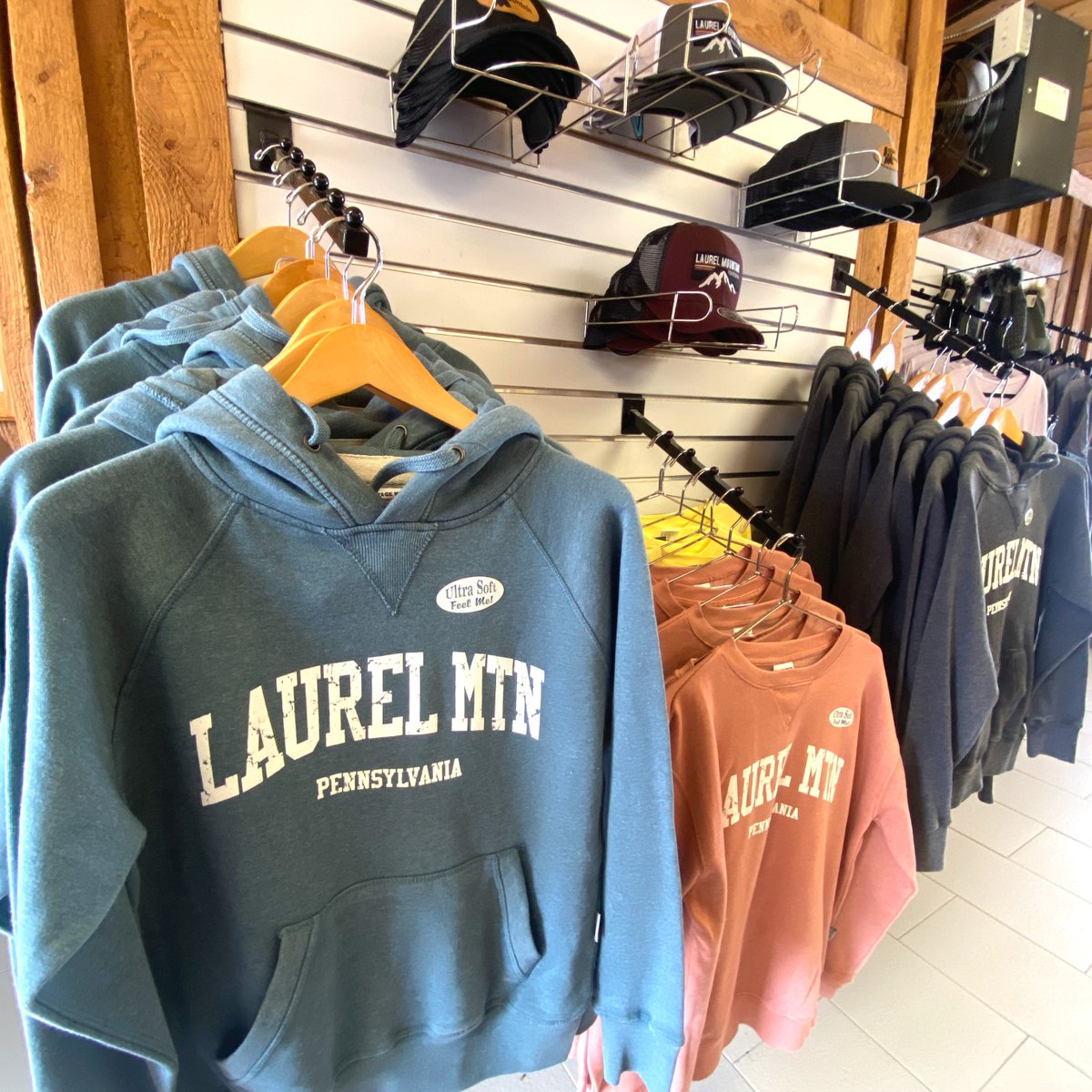 Laurel Mountain Ski tweet media