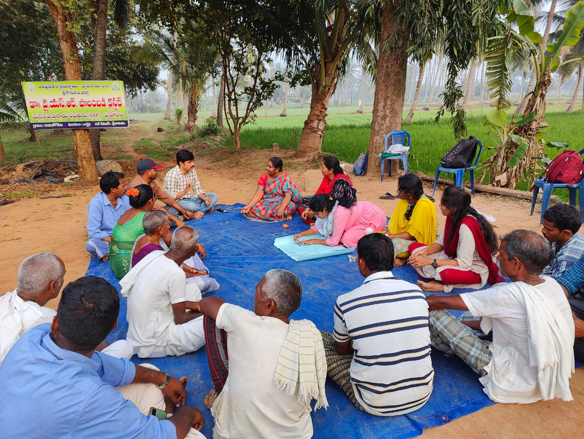 ChJaganmohan123's tweet photo. Dr. YSR Polambadi (GAP)Activities in Ramajogipeta village of Etcherla mandal in Srikakulam district.  

Dr. Madhu Kumar, Seceintist , Agriculture research station , Ragolu,B.Rajini ADA®, Srikakulam, DRC team,MAO Etcherla, Polambadi farmers and VAHAs attended to this programme. https://t.co/i7gEzRKh5a