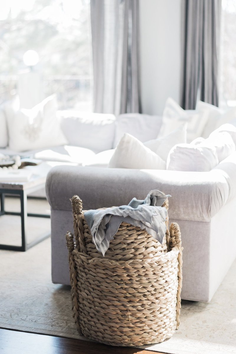 shopcbdecor's tweet photo. 20% OFF @shopcbdecor Hand woven rush barrel baskets are the perfect size for storing towels or throws! https://t.co/EUK8jD6K6t #etuhome #rushbaskets #barrelbaskets #storagebaskets #handwovenbaskets #decorativebaskets #rusticmoderndecor #organicdesign #rusticmodern #interiordecor #elevateddesign #casabelladecor
