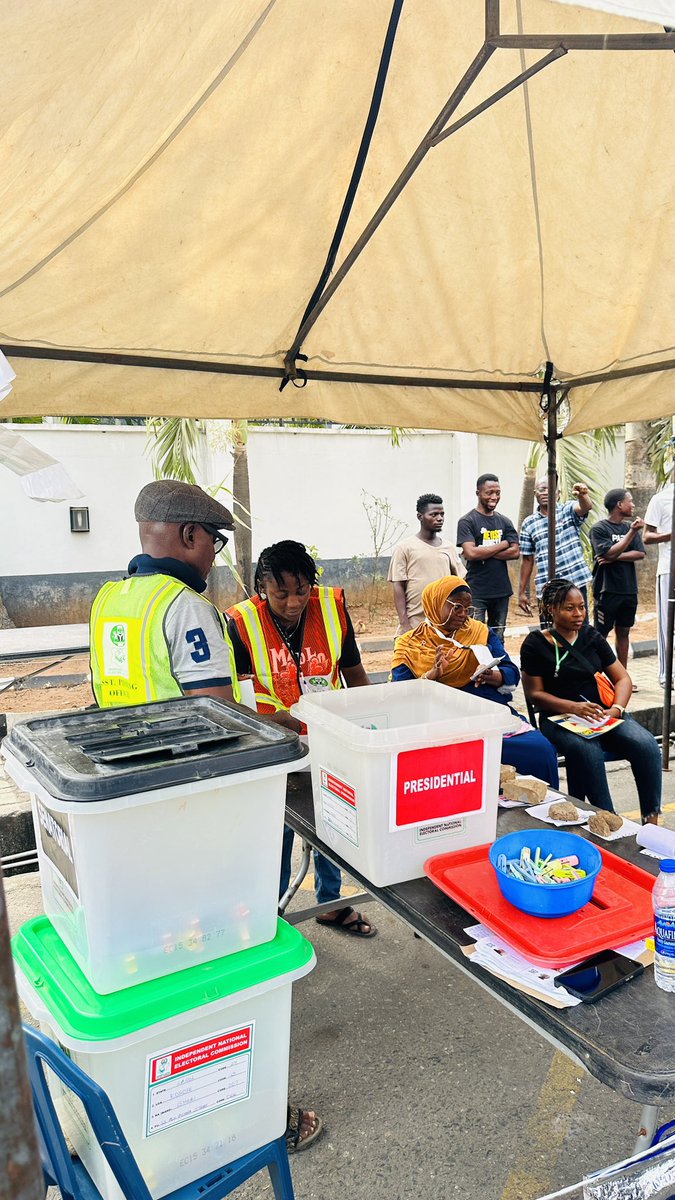 UnclePamilerin's tweet image. Presidential election results for PU 066 

APC - 26 votes 
LP -  60 votes 
Accord - 1 vote 

Labour won in brooks