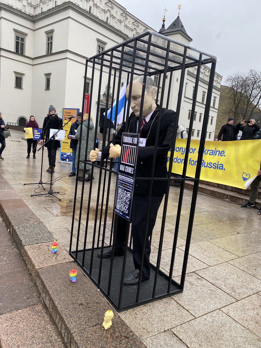 Plushev on Twitter: "Митинг российских эмигрантов на Кафедральной ...