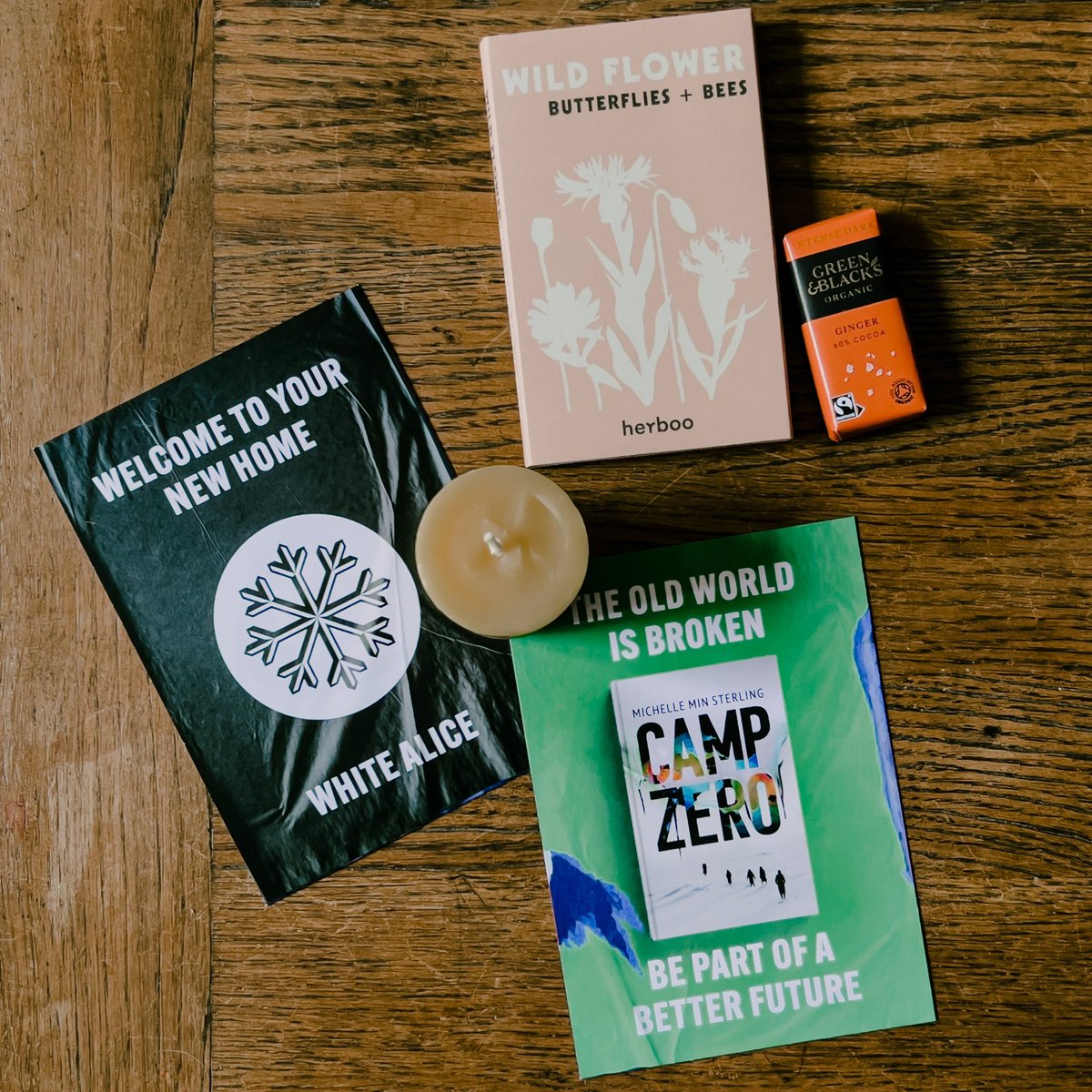 mythicreader_'s tweet photo. AD: PR product - #ReadCampZero
My welcome survival kit from @johnmurrays / White Alice has arrived and I canโt wait to pack it with the rest of my supplies and head off to camp. Donโt worry Iโll share my packing with you so you know what to bring too! Keep your eyes peeled! https://t.co/JGhvEwrcPr