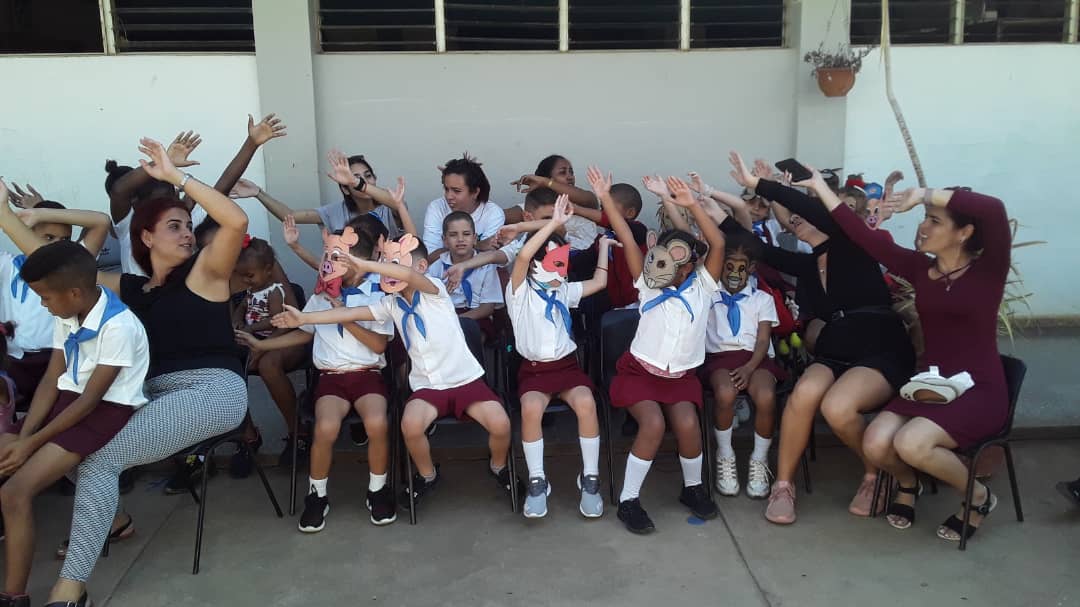 PrimariaFOjeda's tweet photo. En la Escuela Primaria Fabricio Ojeda se realizó el encuentro municipal de "Mezcla de tradiciones" con el objetivo de revitalizar las tradiciones cubanas.
Somos Fabricio, Somos Ternura, Vamos por más.
#EducaciónArtemisa.
#SomosArtemisa.
# CubaMined.
#ALaEducaciónPonle Corazón. https://t.co/iVxQXFdkeS