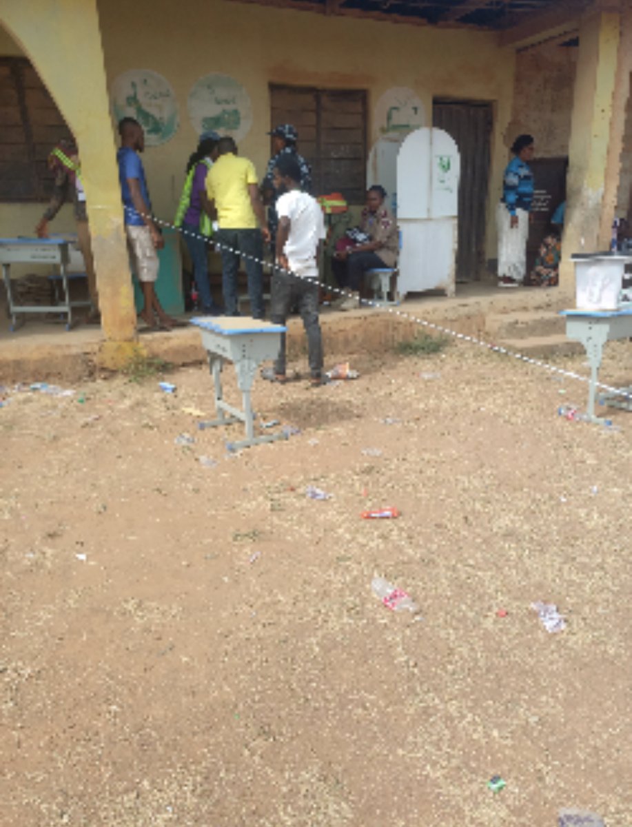 Live update from the Zabe app.
LGA: Akure south, Ondo
Time of report: 3;37pm

Report: Voting has ended and voters are awaiting the results from the presiding officer in the polling unit
Live picture from Zabe.
#zabe #monitoryourvotes #zabe #NigeriaElections2023 #NigeriaDecides