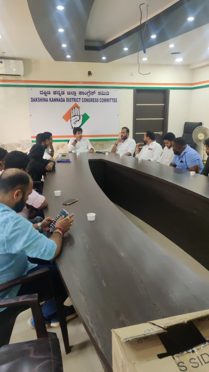 Ashithpereira's tweet photo. Dakshina Kannada District Youth Congress Meeting at District Congress Office Mangaluru . https://t.co/CsOVsMcMu2