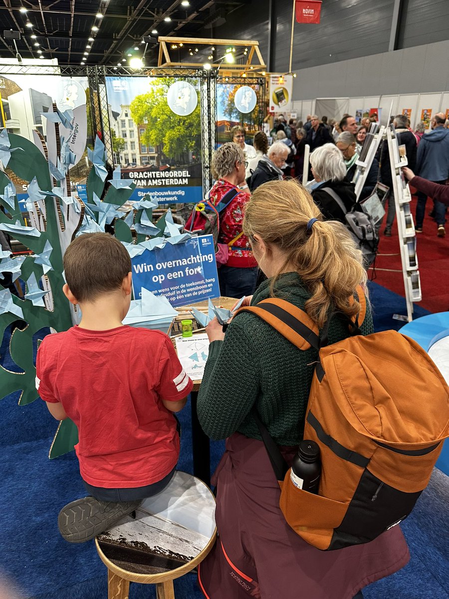 Wereld_erfgoed's tweet photo. Morgen is al weer de laatste dag van de Fiets en Wandelbeurs in UTRECHT. Stichting Werelderfgoed staat er met nieuwe wandelingen en nieuwe fietsroutes. Kom je ook? Je kunt ons vinden bij stand 3.B.20 in Hal 3.

Meer informatie via https://t.co/00qrQ6nbaY https://t.co/JQJaKjm4xA