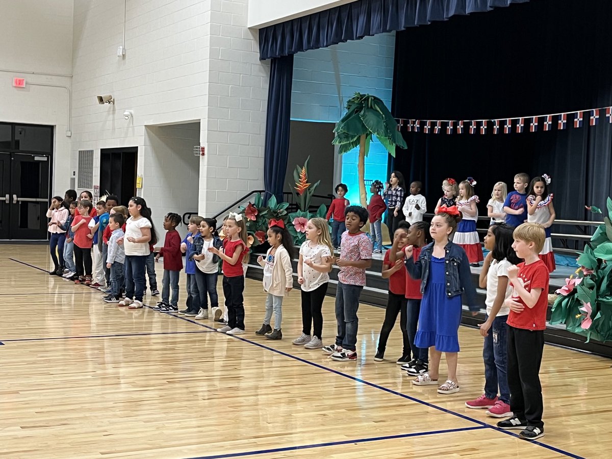 Tonight we had a night to remember celebrating DR🇩🇴 with our school and families. We danced, we laughed, we had fun! I am proud of my kindergarteners who without hesitation shared what they learned in Spanish! 💕🇩🇴 #unitingourworld #southelementarymgsd #mgsd #mooresvillenc #rd