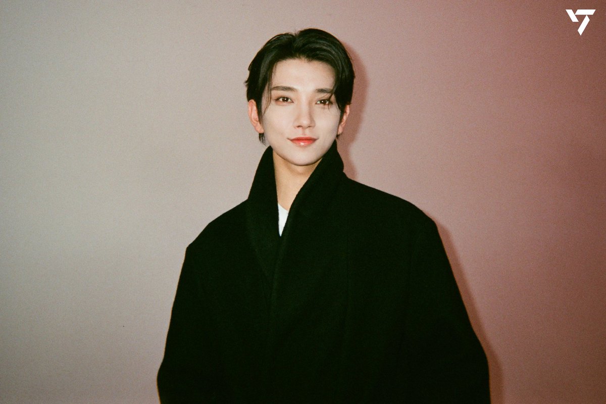SexiestJiminie's tweet photo. °CARAT DAY - Behind Film Photo° 💙💗
#Scoups💚 #Jeonghan💚 #Joshua💚
#SEVENTEEN #CaratDay #95liners https://t.co/gWndVL2yVZ