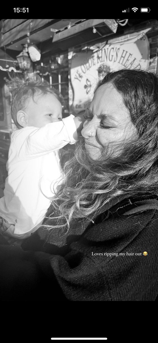 CfJadeTSpain's tweet photo. 📲Jade vía instagram stories con el pequeño Axel💘 https://t.co/YNay8O4t2O