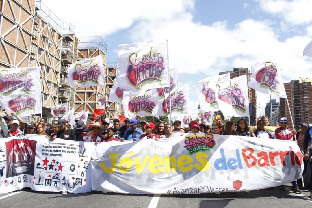 Me siento feliz! Ya son 9 años de un arduo y hermoso trabajo en Jóvenes del Barrio. Son muchos los logros obtenidos así como los retos para esta nueva época. Que sepa la juventud de los barrios que no está sola, aquí estamos para trabajar por ellxs y con ellxs!
#9noAniversarioJDB