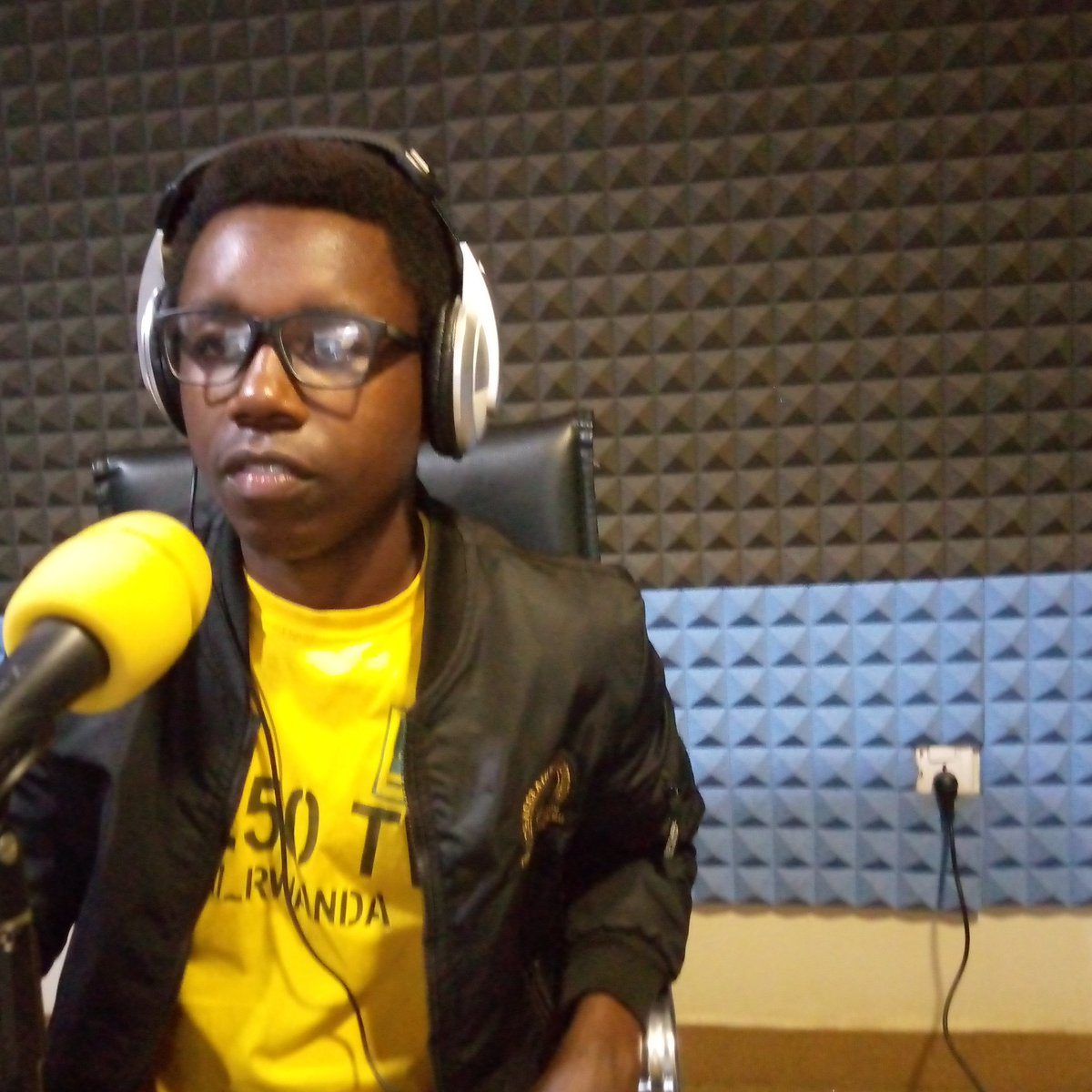 MThePsychActor's tweet image. #HiRwanda🇷🇼☕
Today, With @build2heal I was on #Liferadio 96.0fm  in #mbahafi  talking about #NarissisticPersonalityDisorder 
Which involves a pattern of self-centered, arrogant thinking and behavior, a lack of empathy for other people, and an excessive need for admiration.