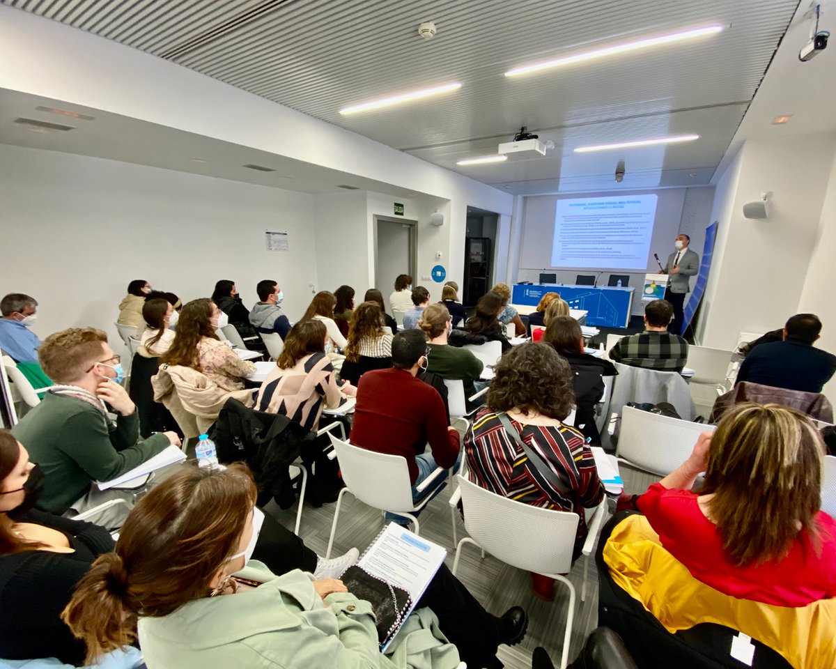 GVASalutManises's tweet photo. También han tratado sobre cómo aplicar la Electrofisiología en niños, ademas de servir de punto de encuentro y debate sobre anatomía, fisiología y aplicación clínica. #CalidadManises #TalentoManises https://t.co/GUYmb6AeNz